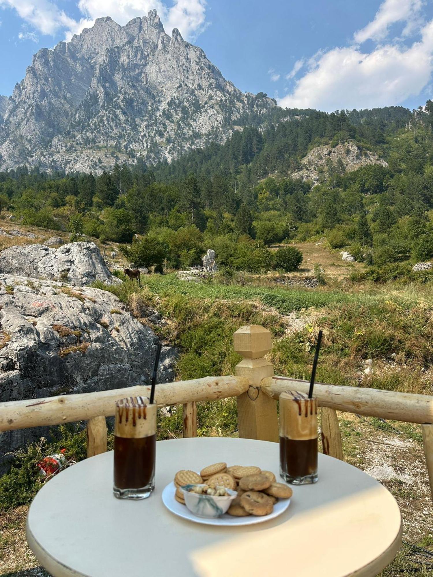 Guest House Kukaj Валбона Екстериор снимка